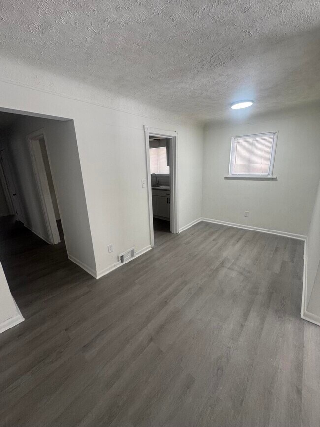 Building Photo - 9222 Forrer St