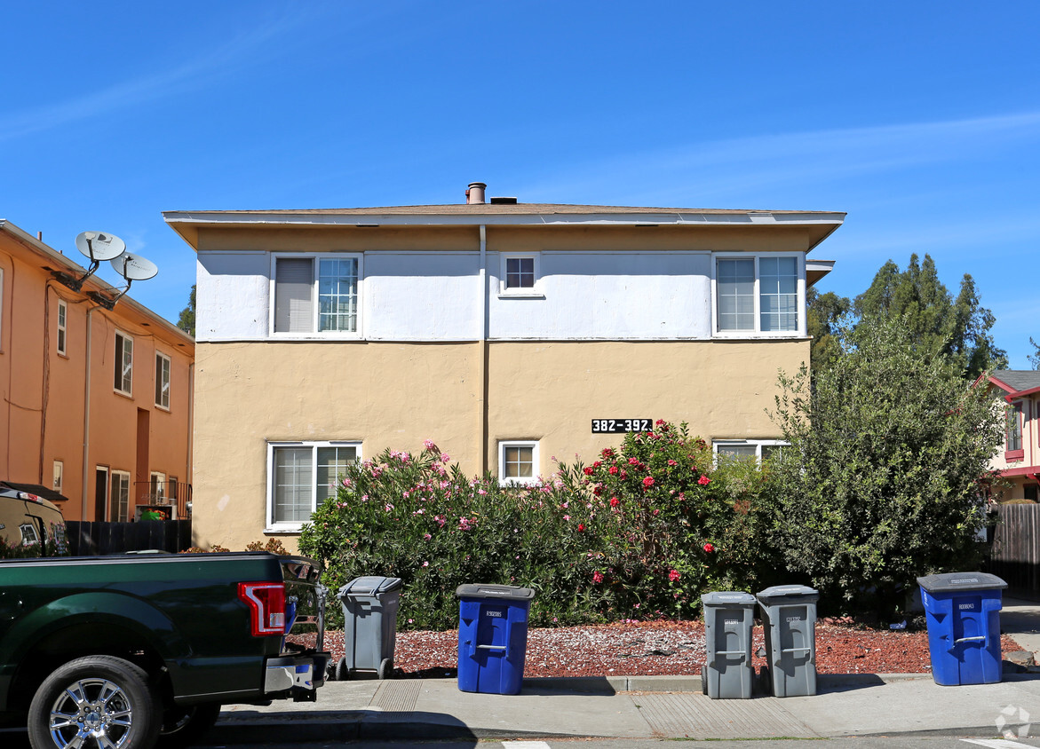 Building Photo - Callan Avenue Apartments