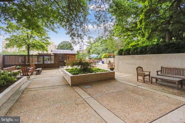Foto del edificio - 5500 Holmes Run Pkwy