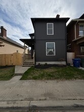 Building Photo - 465 Elsmere St