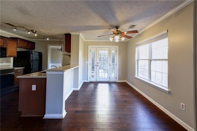 Foto del edificio - 1135 Laurel Cove Dr