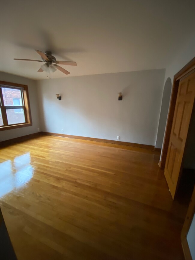 Foto del edificio - 5039 N Springfield Ave