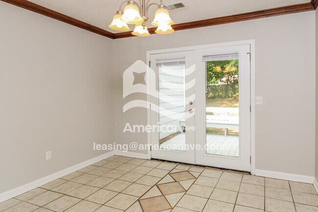 Foto del edificio - 217 Chadford Rd