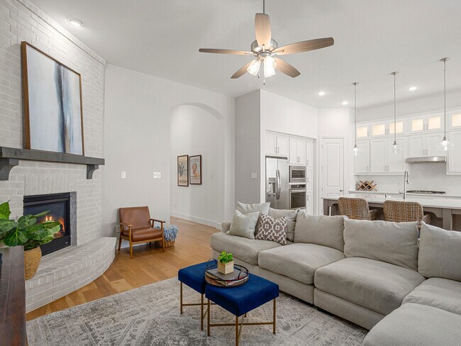 Building Photo - 317 Legna Dr