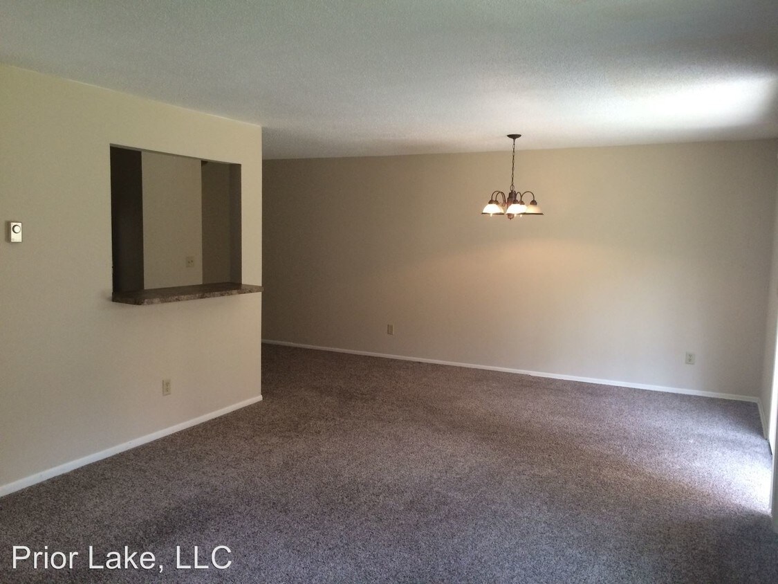 Foto principal - 16611 Five Hawks Ave SE