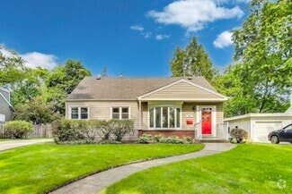 Building Photo - 950 N Haddow Ave