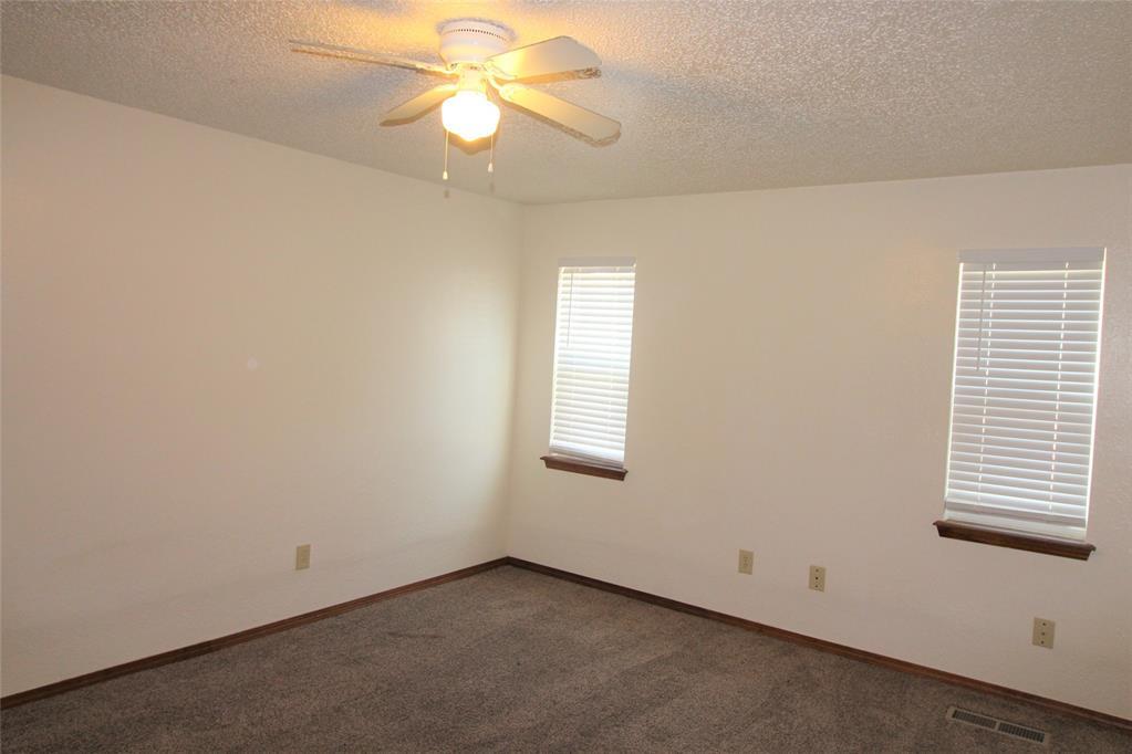 Foto del edificio - 300 Chalmette Dr