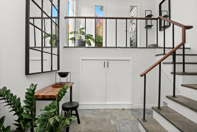 Building Photo - 238 June Rd