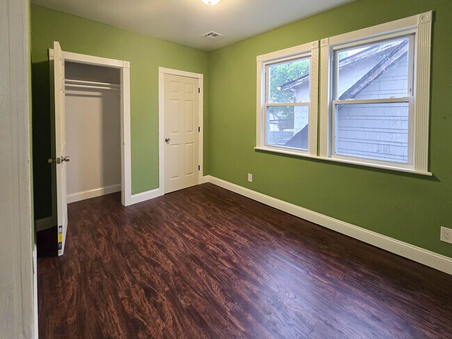 Foto del edificio - 226 Renner Ave