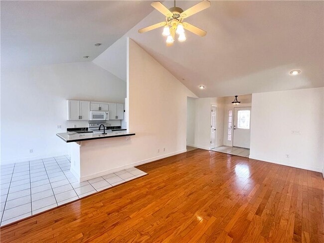Building Photo - 5242 S 60th Pl