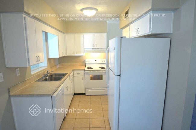 Foto del edificio - 1355 Stratford Dr