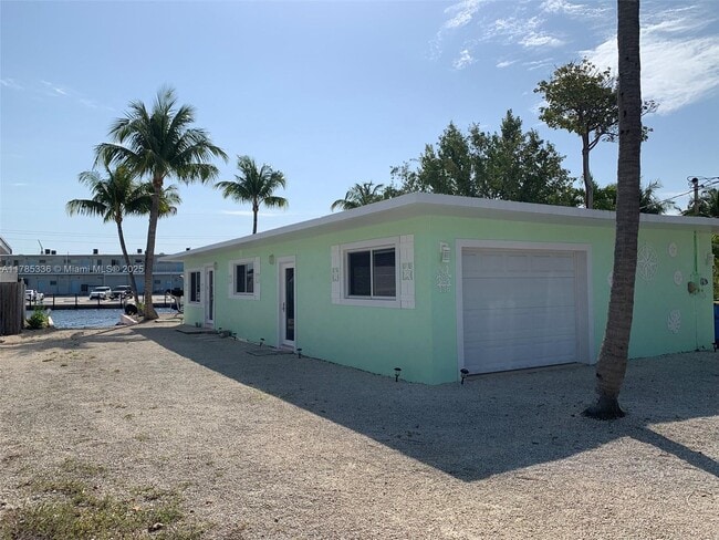 Building Photo - 136 Gardenia St