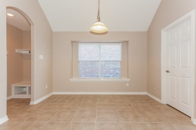 Foto del edificio - 4613 Daisy Leaf Dr