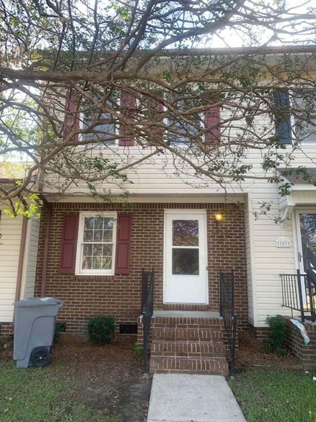 Building Photo - 3703 Cliffridge Dr