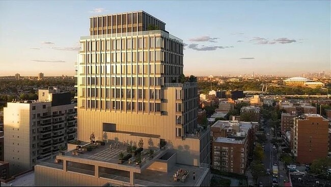 Foto del edificio - 136-18 Maple Ave