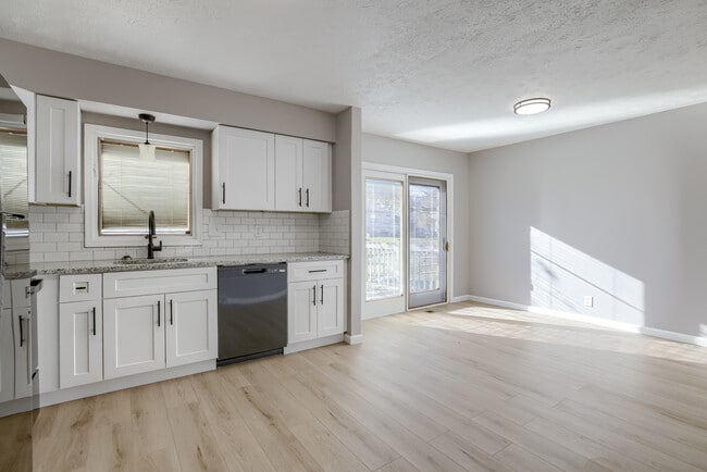 Photo - 10919 Farnam St House