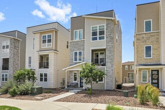 Building Photo - 1719 Zelda Ln