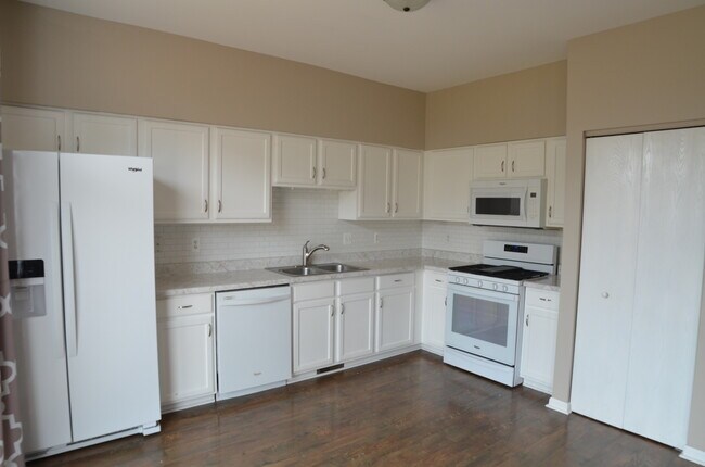 Building Photo - 351 Reston Cir