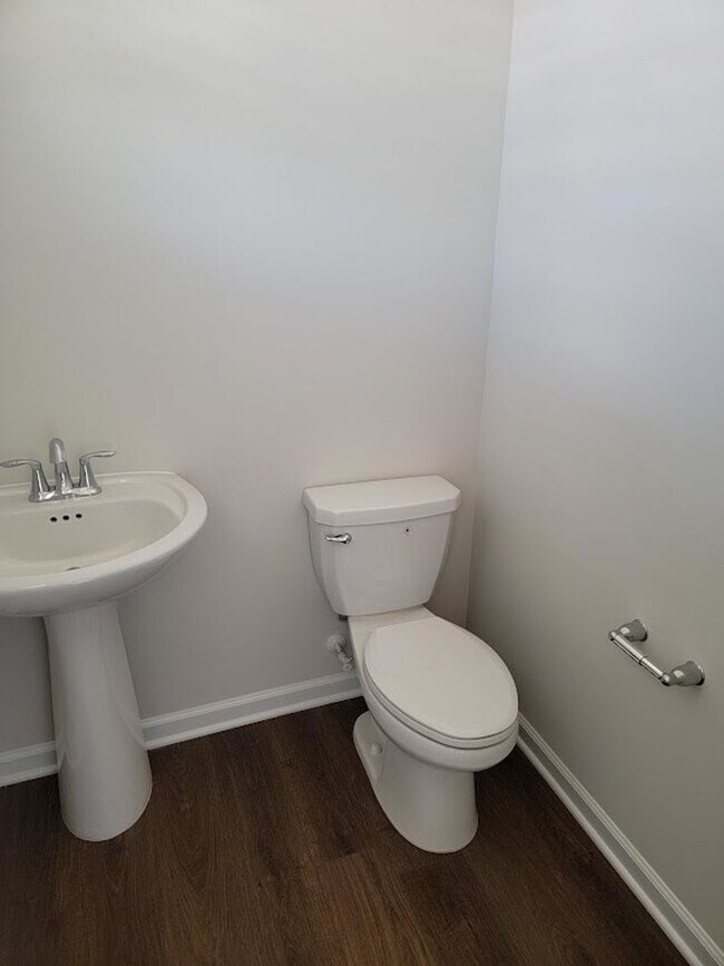 Building Photo - 3BR/2BA Townhouse; Steele Creek; Popular C...