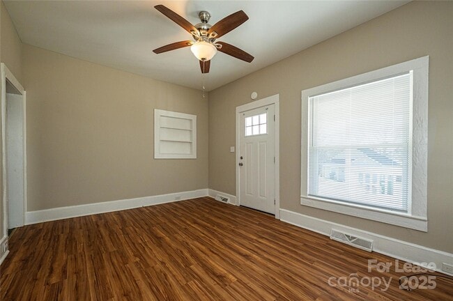 Foto del edificio - 103 E Louisiana Ave