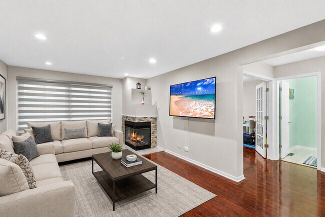 Foto del edificio - 3250 Cool Springs Ct