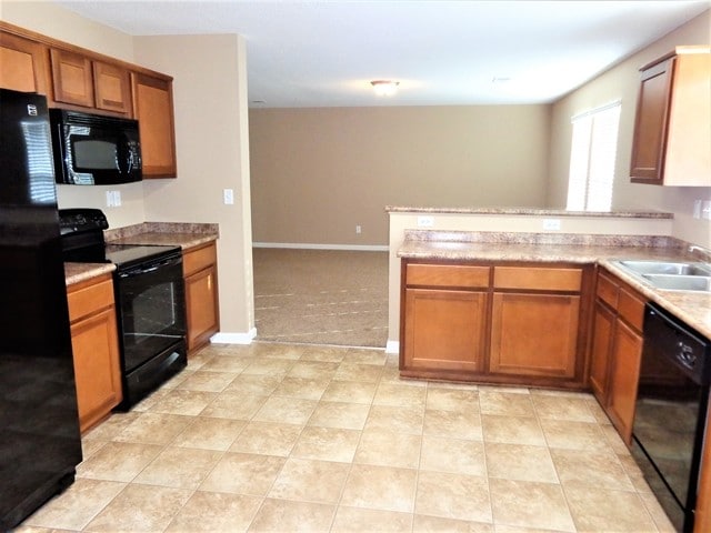 Building Photo - 10083 Branley Oak Drive