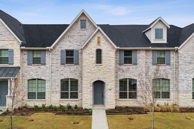 Foto del edificio - 7043 Granbury Ln
