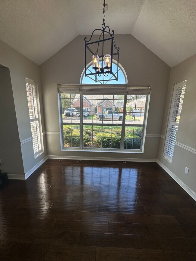 Foto del edificio - Gorgeous 3 Bed Brick Home