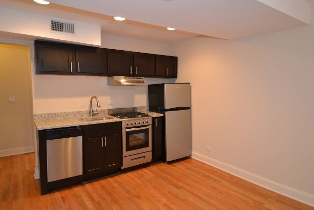 Foto del edificio - 4036.5 N Ashland Ave