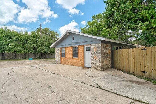 Foto del edificio - 1806 Dixie Ln