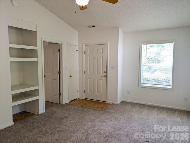 Building Photo - 108 Bogey Ln