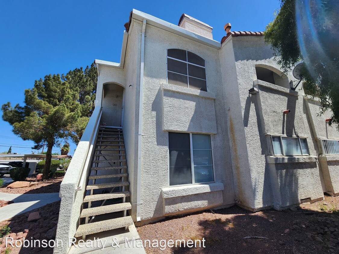 Primary Photo - 2 br, 2 bath House - 4520 W Lake Mead #202