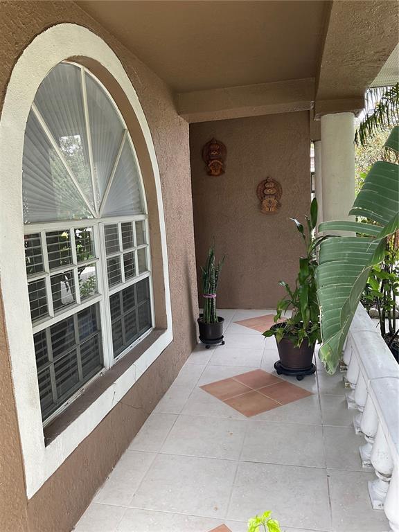 Foto del edificio - 562 Lake Cypress Cir