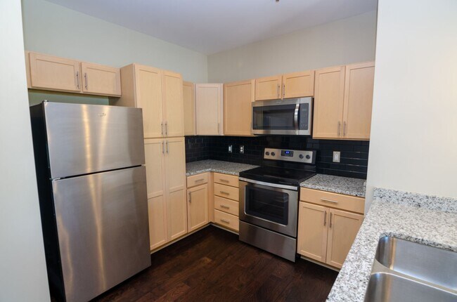 Foto del edificio - Chic East Nashville Two Bedroom Loft