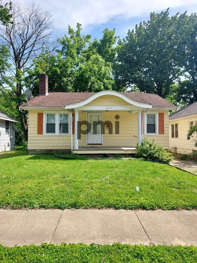 Building Photo - 1609 E Johns Ave