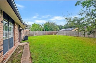 Building Photo - 5007 Ridgecreek Dr