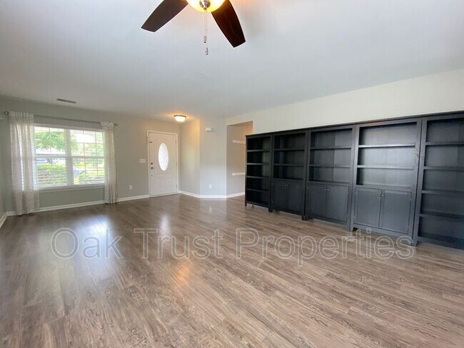 Foto del edificio - 1310 Song Sparrow Way