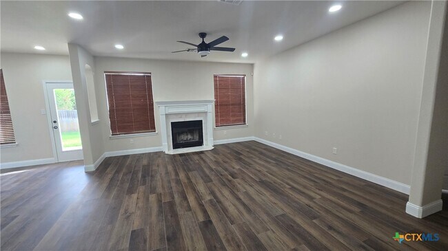 Building Photo - 235 Lottie Ln