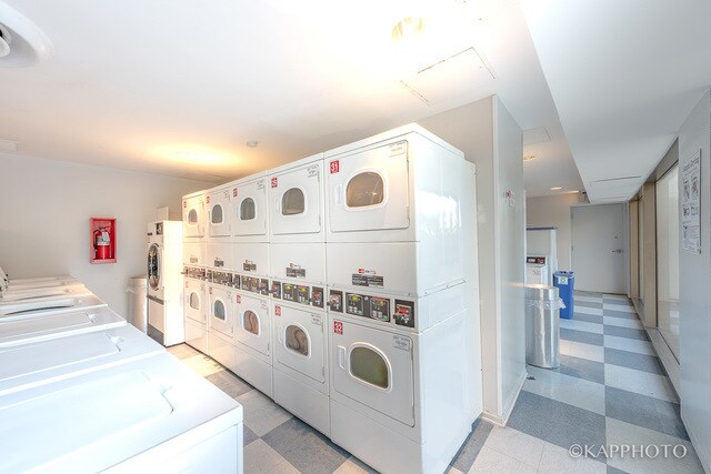 Foto del edificio - 4343 N Clarendon Ave