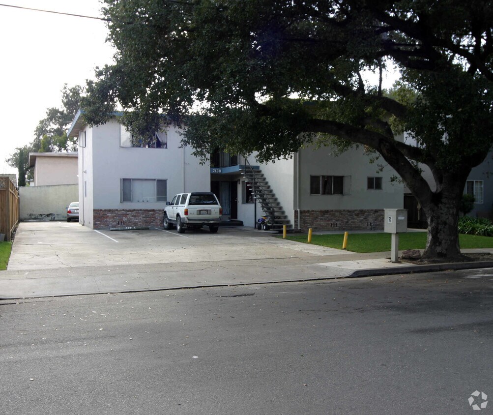 Building Photo - 2130 Rexford Way