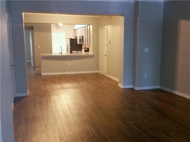 Building Photo - 400 1/2 Rio Grande St