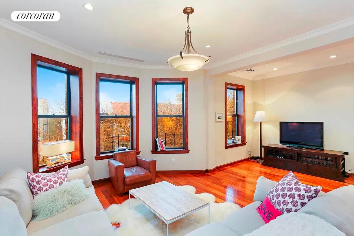 Foto principal - 564 5th St