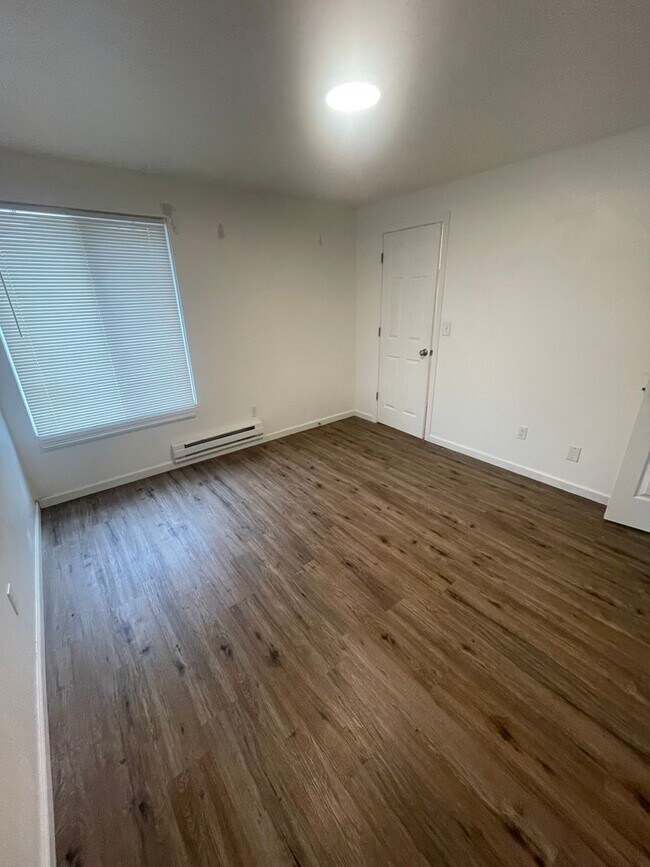 Foto del edificio - 2 Bedroom Town House!