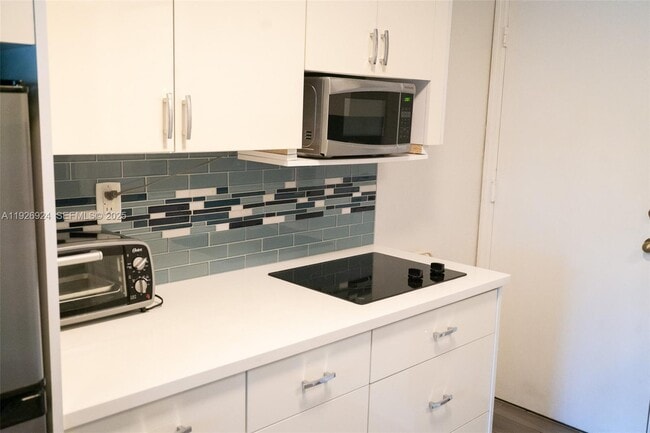 Foto del edificio - 16060 SW 144th Ave