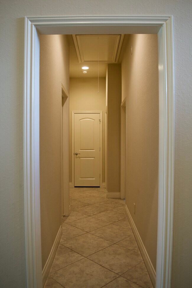 Hallway to bedrooms - 2302 Lost Bridge Ln