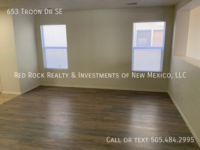 Foto del edificio - 653 Troon Dr SE