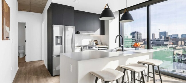 Building Photo - 225 N Elizabeth St