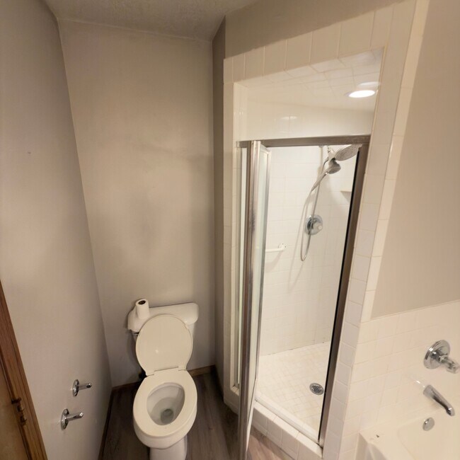Foto del edificio - 703 11th Avenue B Ct