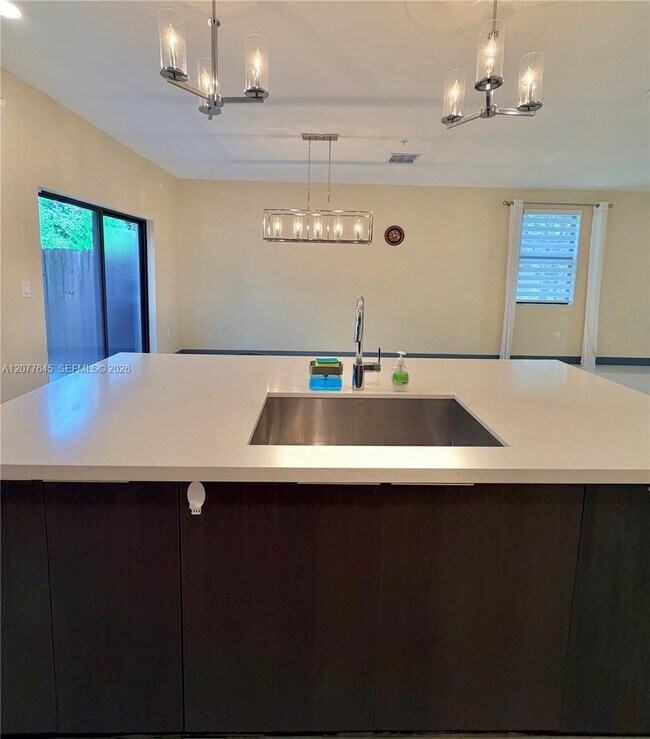 Foto del edificio - 10455 NW 82nd St