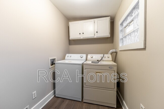 Foto del edificio - 704 Sanders St